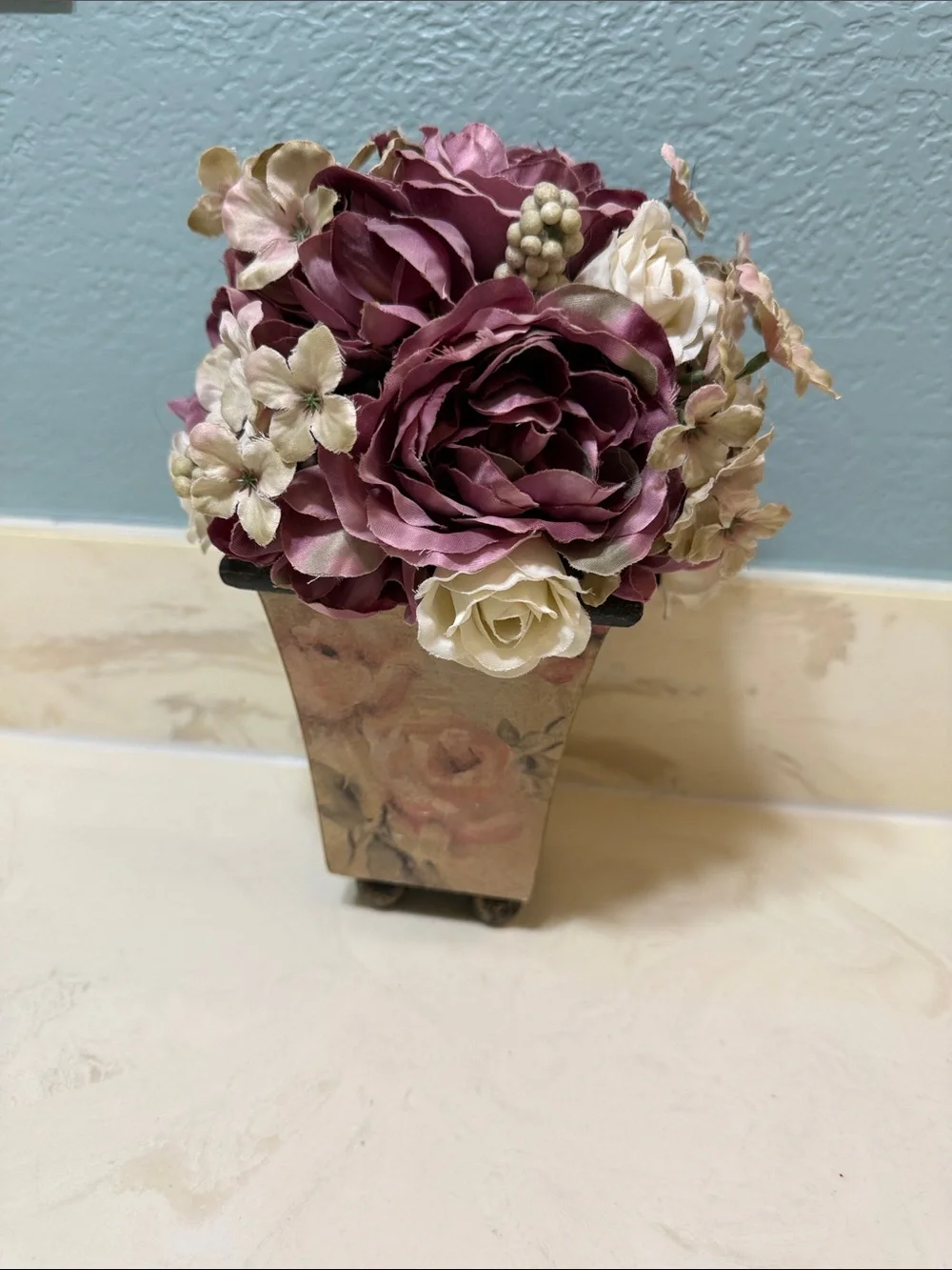 Artificial Flower Arrangement in Mauve and Cream Decorative Vase